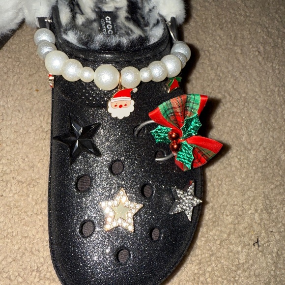 Crocs black glitter Christmas charms with fur - Picture 2 of 4